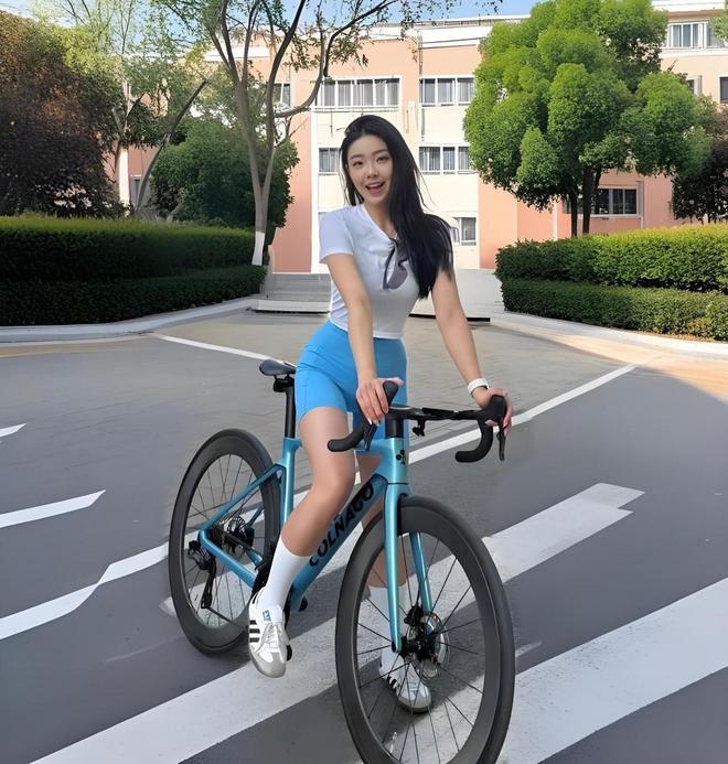 行车怎么样属于什么档次闪电跟捷安特怎么选PG电子麻将胡了试玩单车产业报告:崔克自(图2) 行车怎么样属于什么档次闪电跟捷安特怎么选PG电子麻将胡了试玩单车产业报告:崔克自(图2)